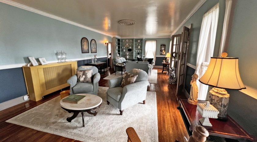 LodgingattheHartScott-FrontParlor