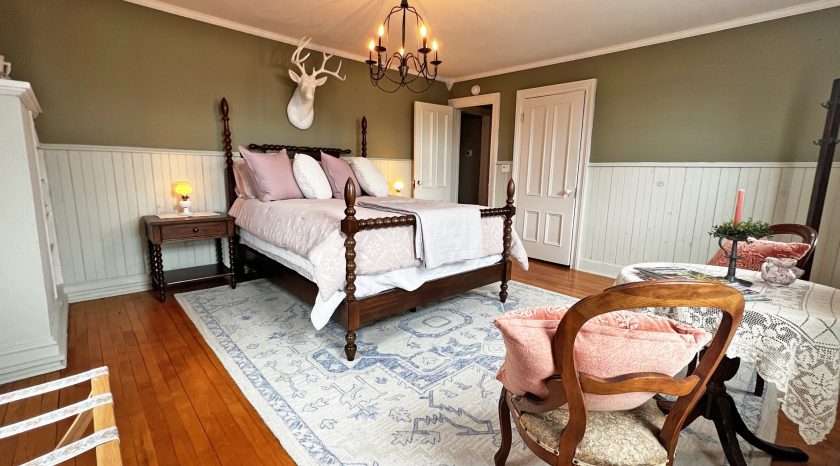 LodgingattheHartScott-Queen Bedroom